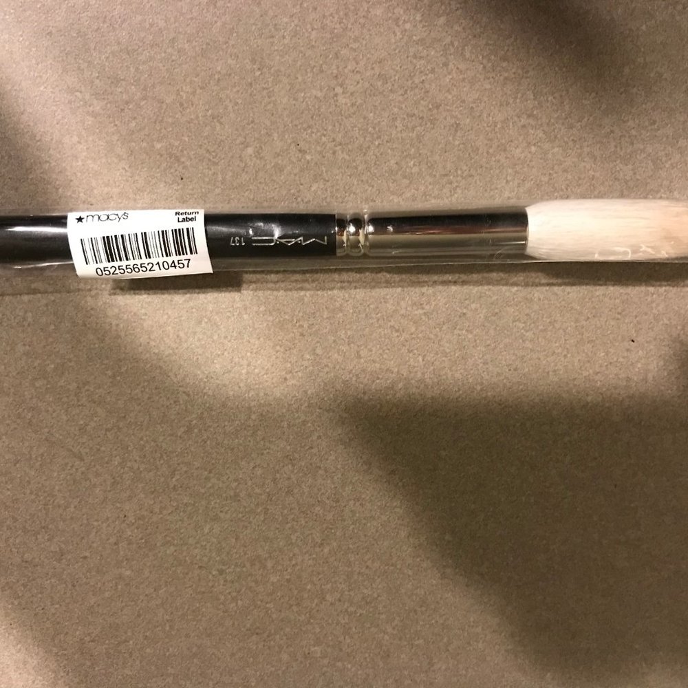 MAC Cosmetics Makeup Brushes - Picture 2 of 9